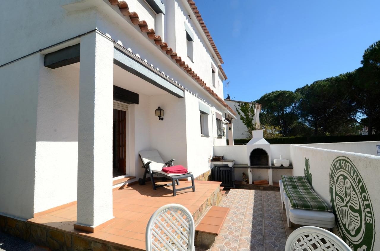 Avinguda Montgo L'Escala Exterior foto
